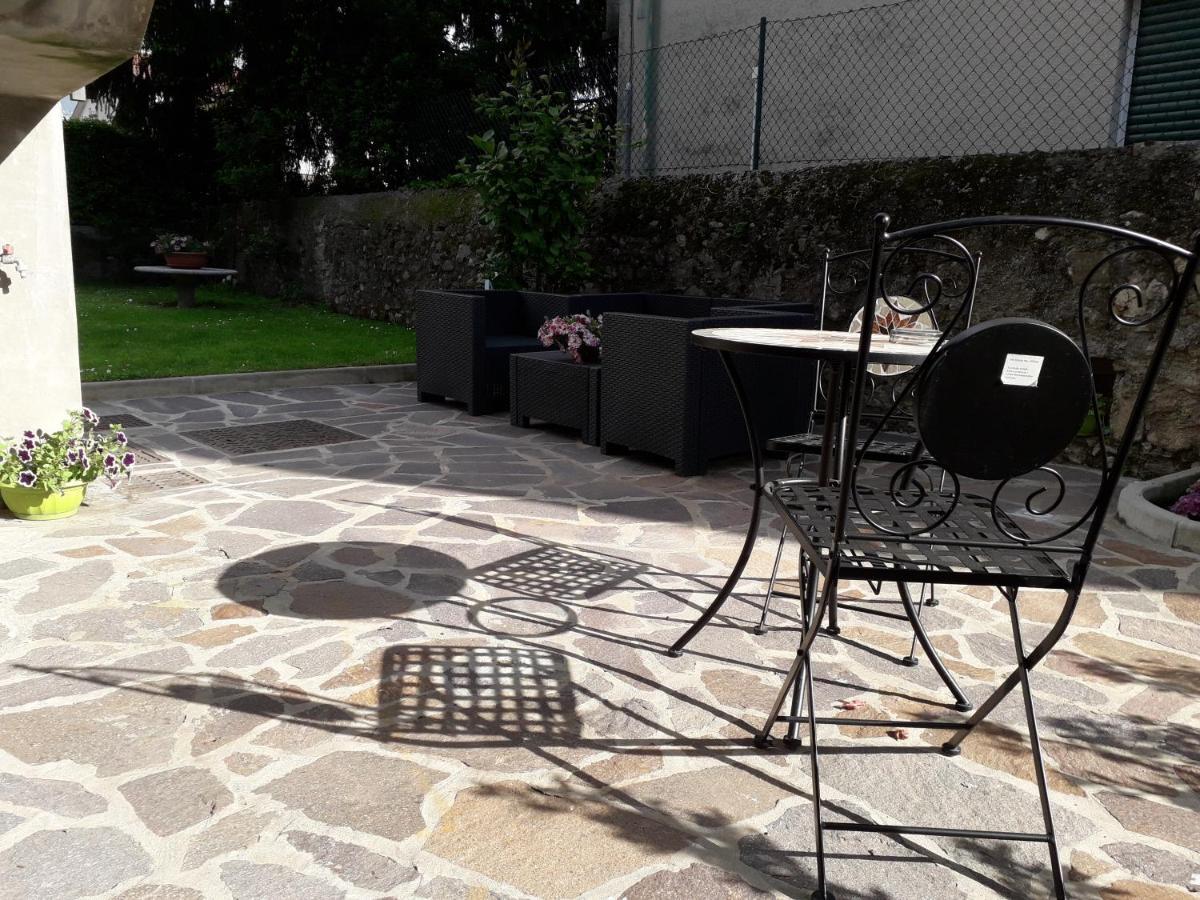 Hotel Casa Liberty à Mandello del Lario Extérieur photo